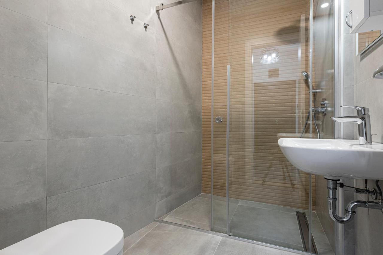 Vertigo One Bedroom Apartment-Free Private Parking Novi Sad Exterior foto